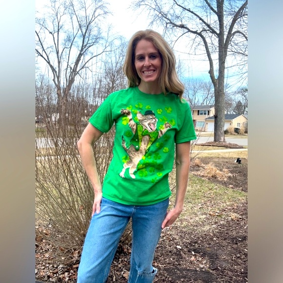St. Patrick’s Day kitten tee - Picture 5 of 5